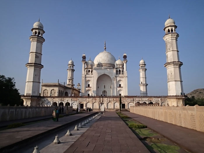 Pohled na malý Tadž Mahal