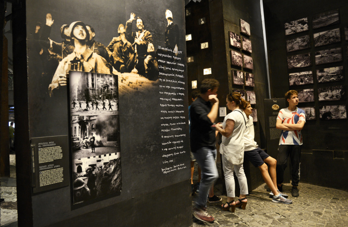 Varšava_3_muzeum povstání Varšava_3_muzeum povstání