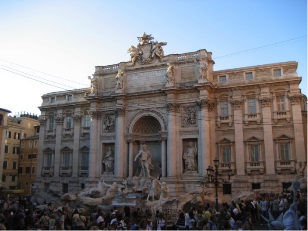 Fontána di Trevi © dmg33/Budget Travel Fontána di Trevi © dmg33/Budget Travel