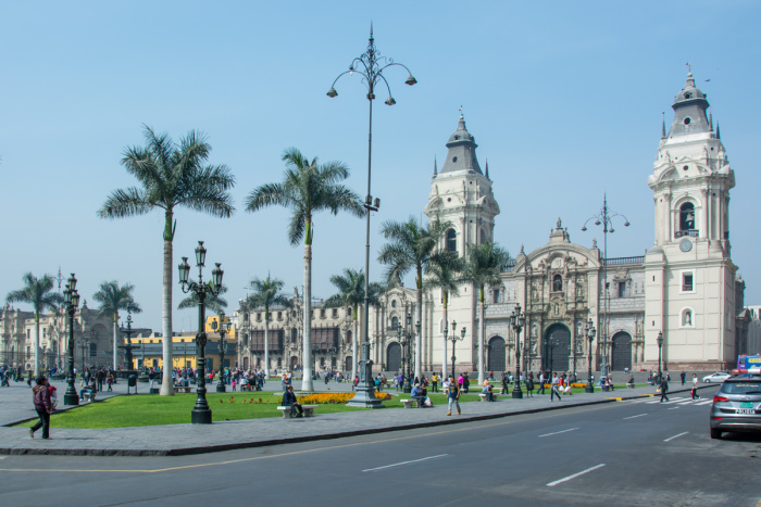 Hlavní náměstí Plaza de Armas v historickém centru Limy