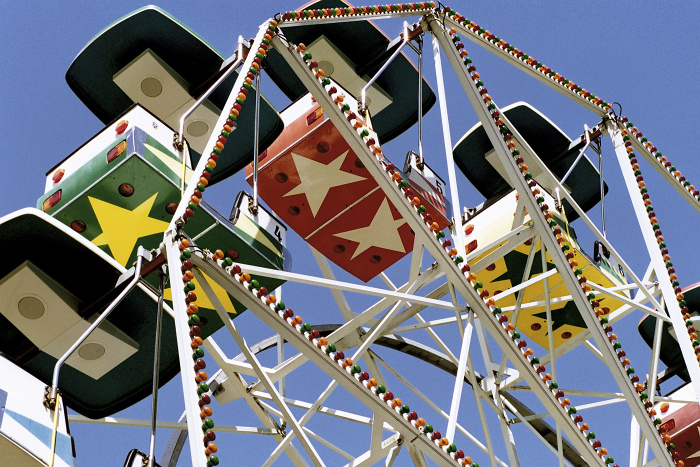 A colourful ferris wheel at Tivoli Friheden © Poula Hansen - Getty Images Plus