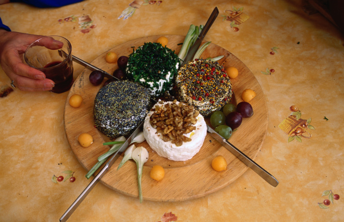 Goat cheese dish at a restaurant in Saint-Léon-sur-Vézère in the Dordogne © Roberto Soncin Gerometta - Getty Images